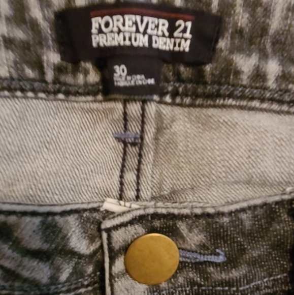 Forever 21 - Picture 12 of 16